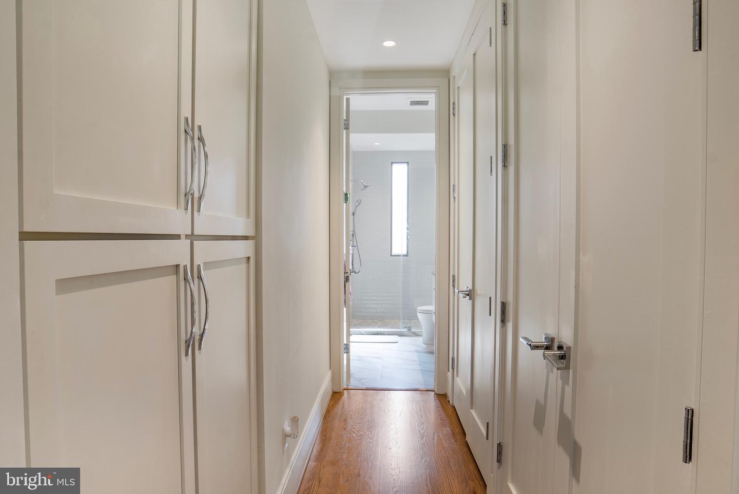 270 15TH ST SE #301, WASHINGTON, District Of Columbia 20003, 2 Bedrooms Bedrooms, ,2 BathroomsBathrooms,Residential,For sale,270 15TH ST SE #301,DCDC2197350 MLS # DCDC2197350