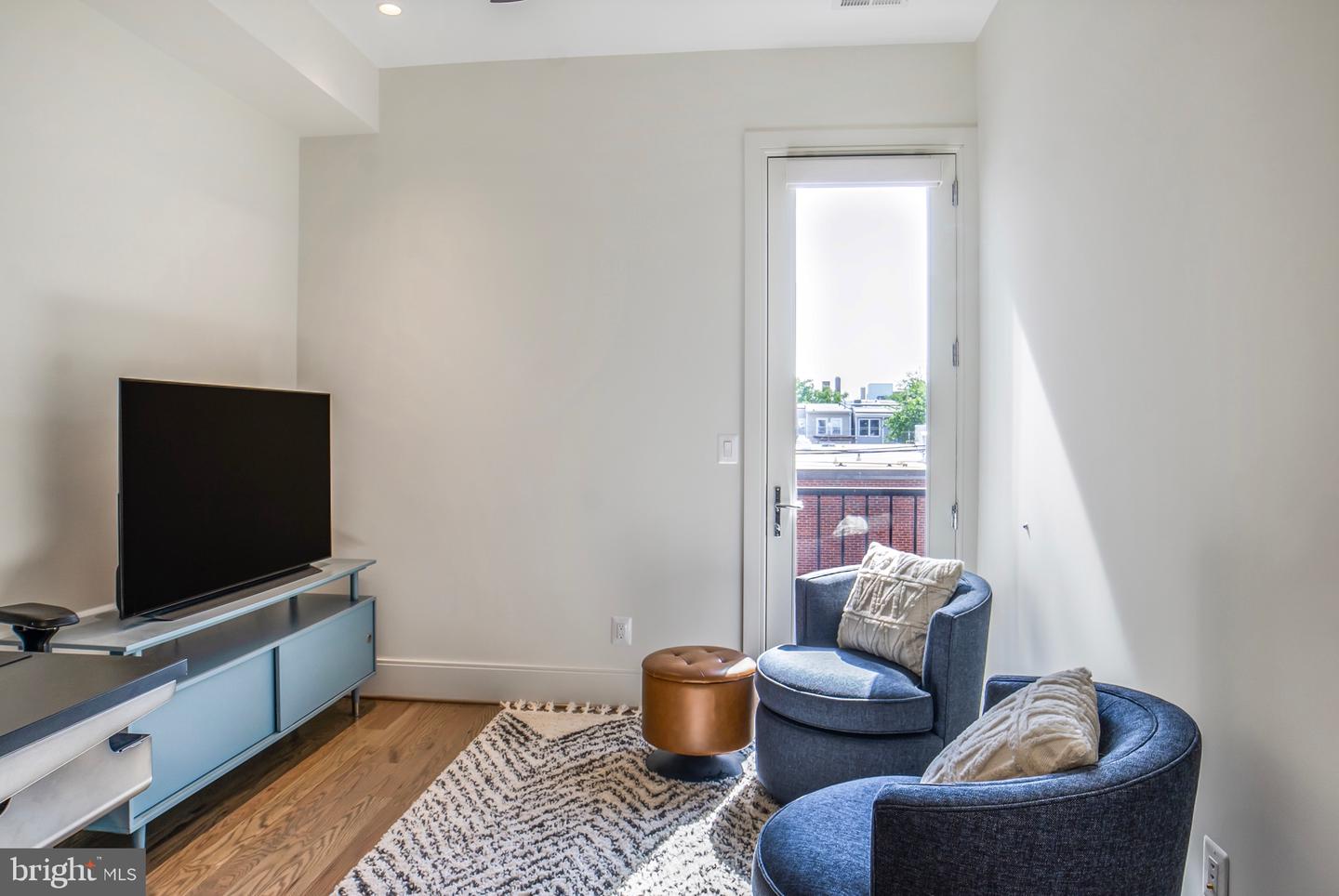270 15TH ST SE #301, WASHINGTON, District Of Columbia 20003, 2 Bedrooms Bedrooms, ,2 BathroomsBathrooms,Residential,For sale,270 15TH ST SE #301,DCDC2197350 MLS # DCDC2197350