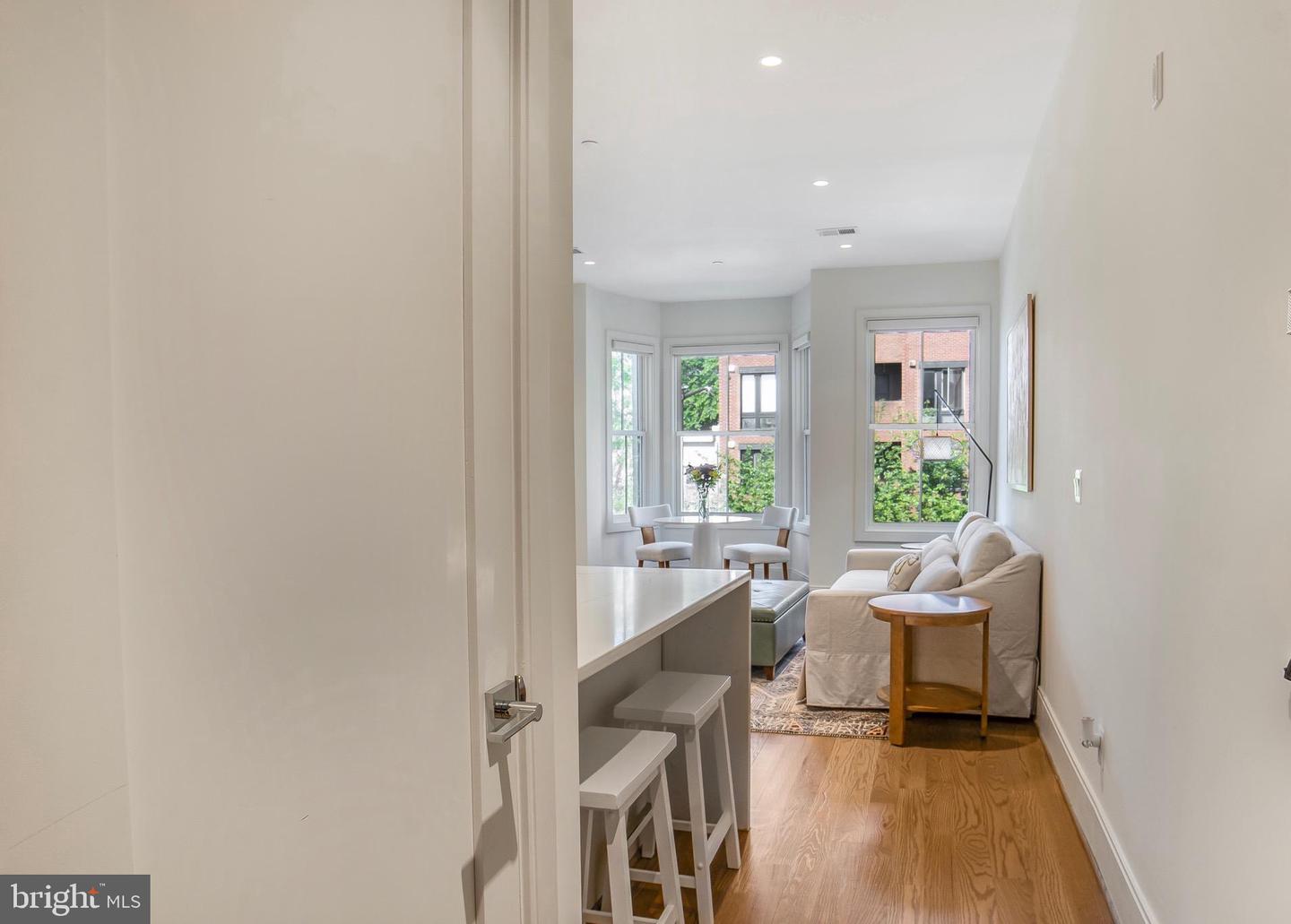 270 15TH ST SE #301, WASHINGTON, District Of Columbia 20003, 2 Bedrooms Bedrooms, ,2 BathroomsBathrooms,Residential,For sale,270 15TH ST SE #301,DCDC2197350 MLS # DCDC2197350