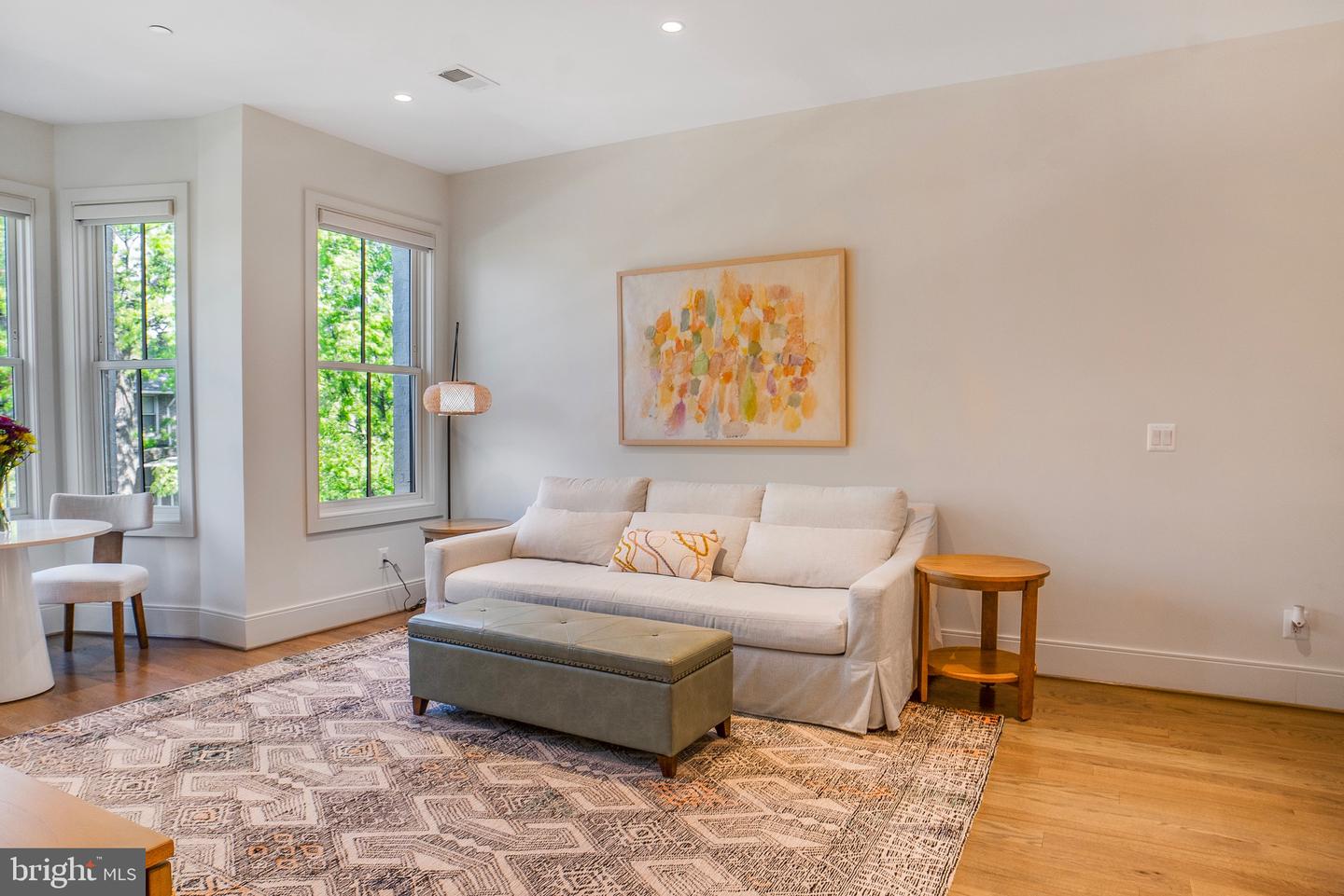 270 15TH ST SE #301, WASHINGTON, District Of Columbia 20003, 2 Bedrooms Bedrooms, ,2 BathroomsBathrooms,Residential,For sale,270 15TH ST SE #301,DCDC2197350 MLS # DCDC2197350