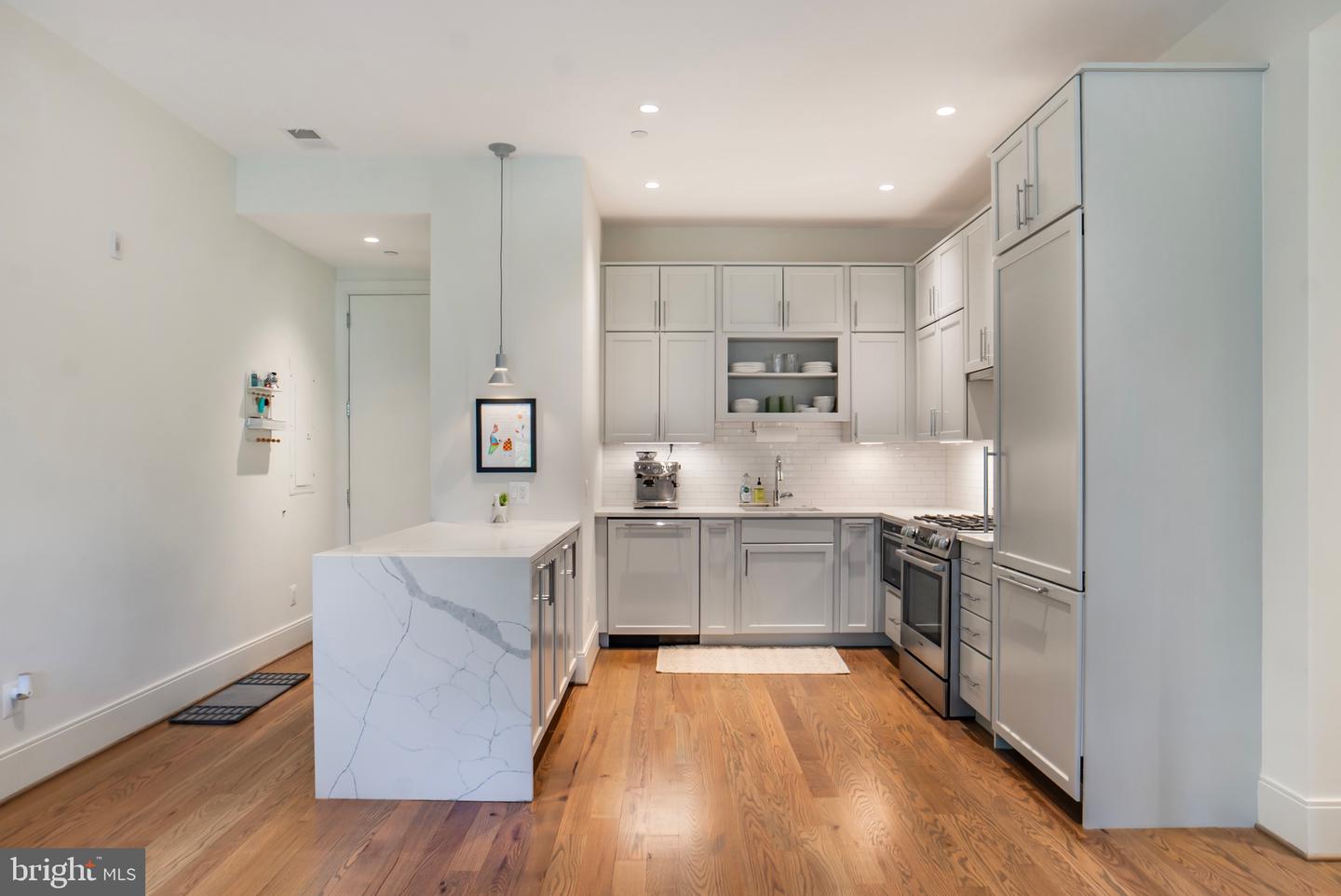 270 15TH ST SE #301, WASHINGTON, District Of Columbia 20003, 2 Bedrooms Bedrooms, ,2 BathroomsBathrooms,Residential,For sale,270 15TH ST SE #301,DCDC2197350 MLS # DCDC2197350