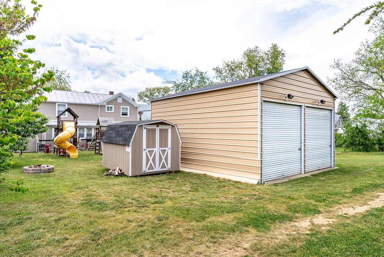 202 JACKSON AVE, ELKTON, Virginia 22827, 4 Bedrooms Bedrooms, ,1 BathroomBathrooms,Residential,202 JACKSON AVE,664050 MLS # 664050