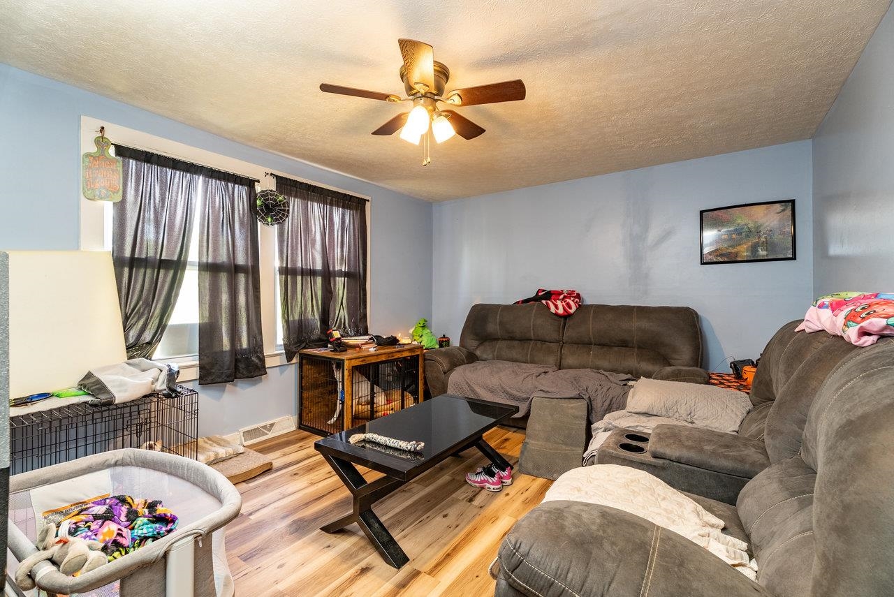 202 JACKSON AVE, ELKTON, Virginia 22827, 4 Bedrooms Bedrooms, ,1 BathroomBathrooms,Residential,202 JACKSON AVE,664050 MLS # 664050