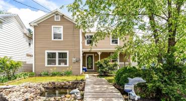 202 JACKSON AVE, ELKTON, Virginia 22827, 4 Bedrooms Bedrooms, ,1 BathroomBathrooms,Residential,202 JACKSON AVE,664050 MLS # 664050