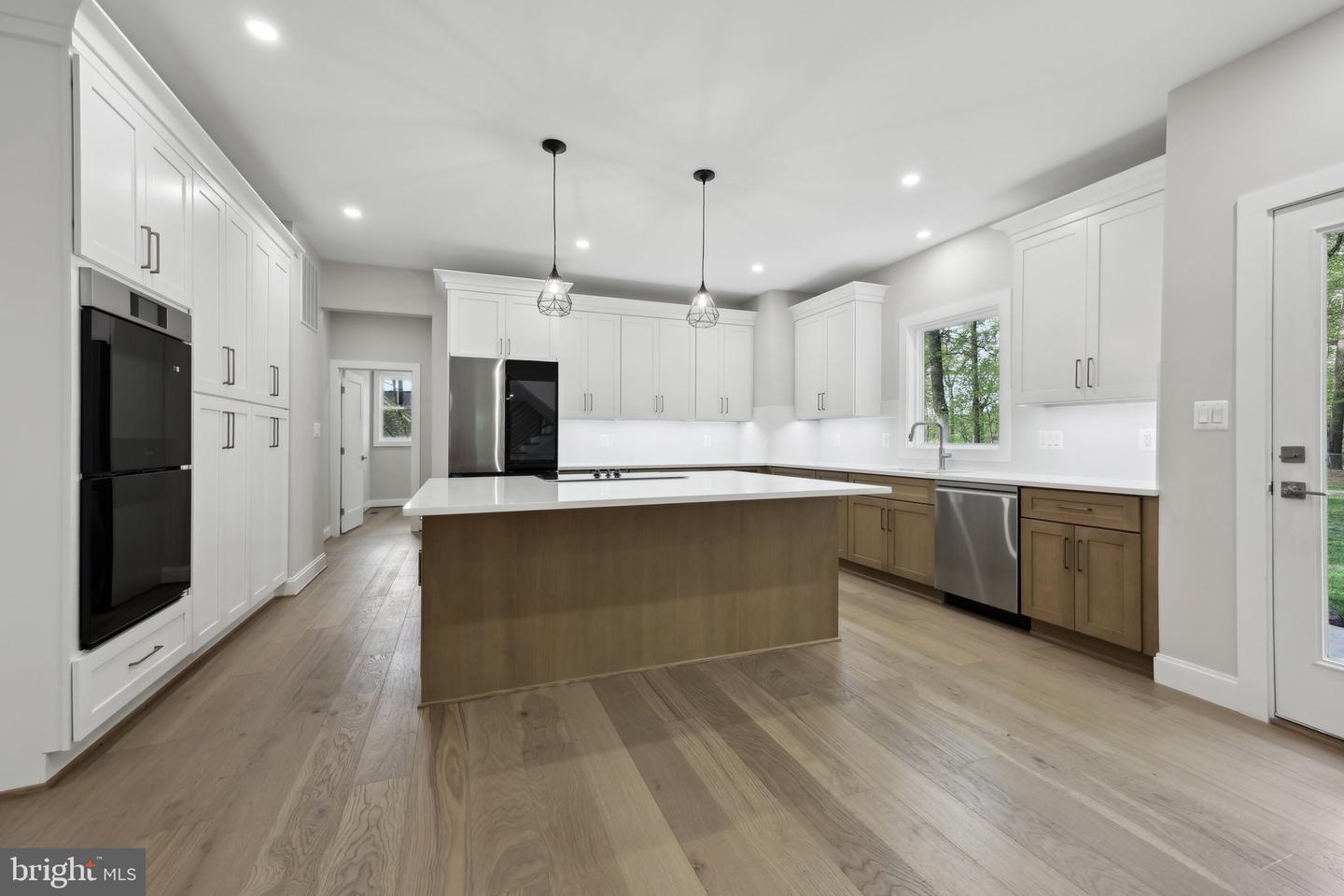 11336 VALE RD, OAKTON, Virginia 22124, 4 Bedrooms Bedrooms, ,5 BathroomsBathrooms,Residential,For sale,11336 VALE RD,VAFX2236532 MLS # VAFX2236532