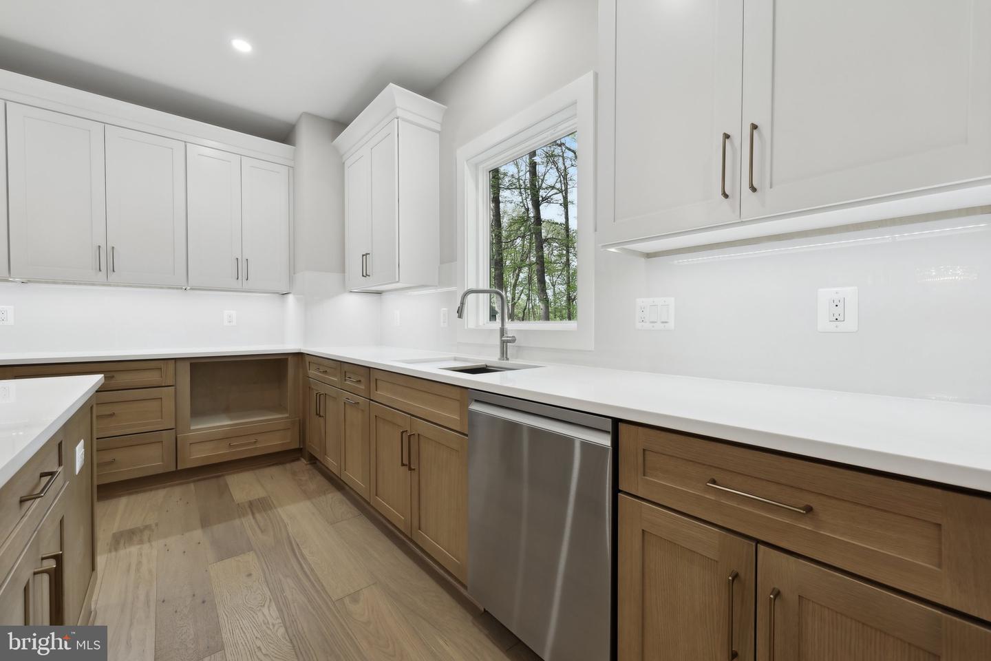 11336 VALE RD, OAKTON, Virginia 22124, 4 Bedrooms Bedrooms, ,5 BathroomsBathrooms,Residential,For sale,11336 VALE RD,VAFX2236532 MLS # VAFX2236532