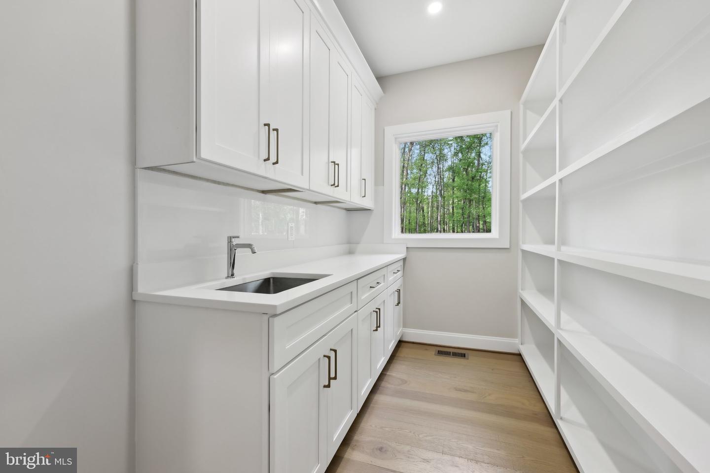 11336 VALE RD, OAKTON, Virginia 22124, 4 Bedrooms Bedrooms, ,5 BathroomsBathrooms,Residential,For sale,11336 VALE RD,VAFX2236532 MLS # VAFX2236532