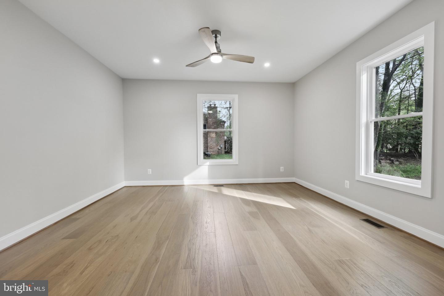 11336 VALE RD, OAKTON, Virginia 22124, 4 Bedrooms Bedrooms, ,5 BathroomsBathrooms,Residential,For sale,11336 VALE RD,VAFX2236532 MLS # VAFX2236532