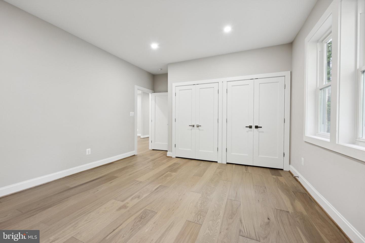 11336 VALE RD, OAKTON, Virginia 22124, 4 Bedrooms Bedrooms, ,5 BathroomsBathrooms,Residential,For sale,11336 VALE RD,VAFX2236532 MLS # VAFX2236532