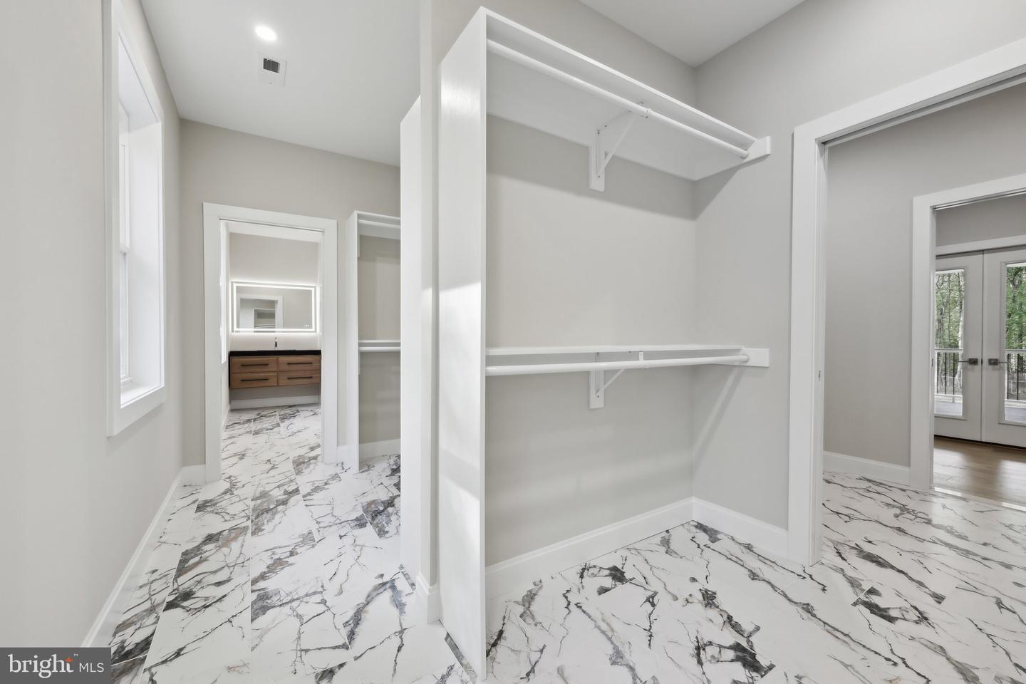 11336 VALE RD, OAKTON, Virginia 22124, 4 Bedrooms Bedrooms, ,5 BathroomsBathrooms,Residential,For sale,11336 VALE RD,VAFX2236532 MLS # VAFX2236532