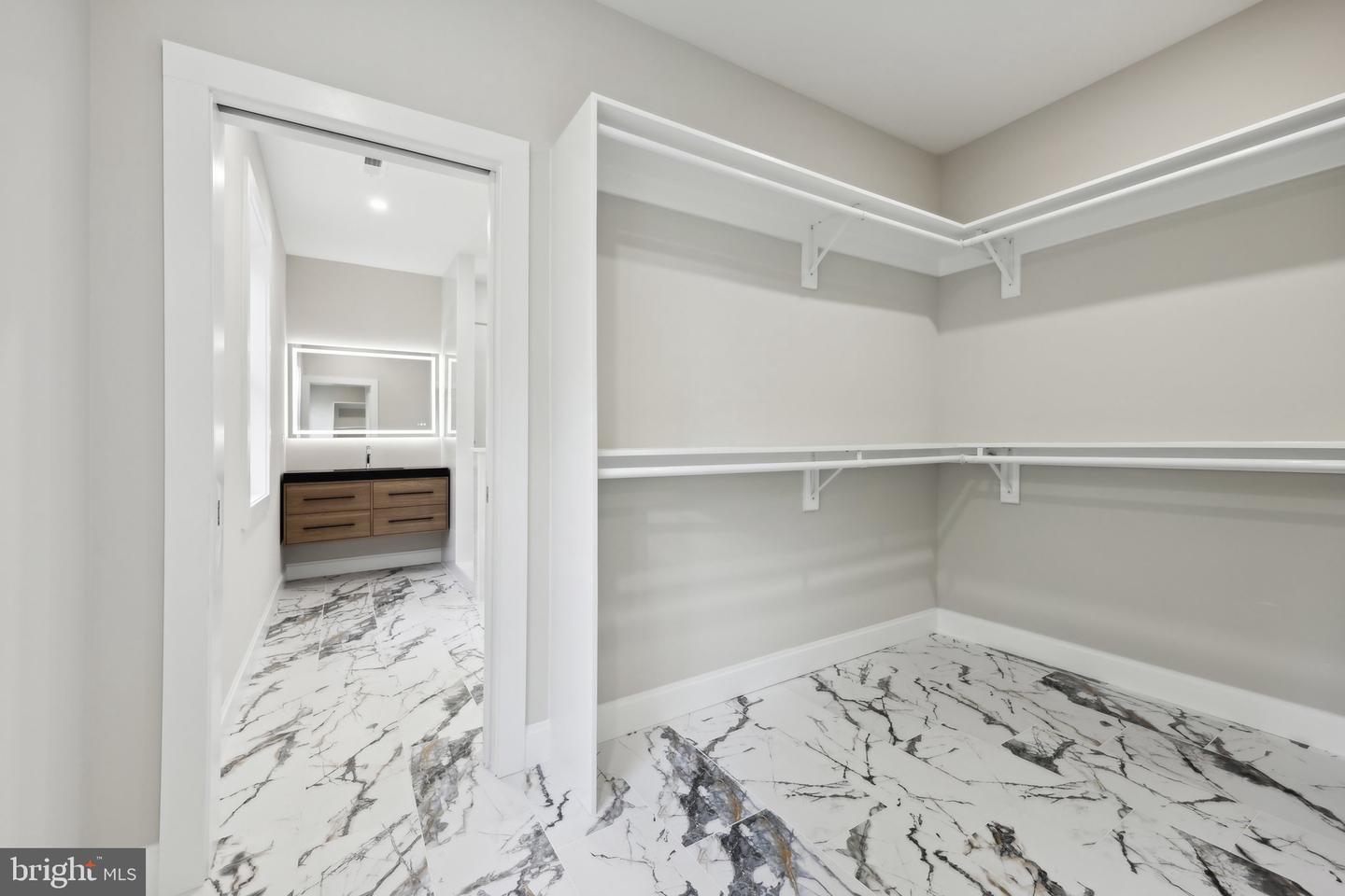 11336 VALE RD, OAKTON, Virginia 22124, 4 Bedrooms Bedrooms, ,5 BathroomsBathrooms,Residential,For sale,11336 VALE RD,VAFX2236532 MLS # VAFX2236532