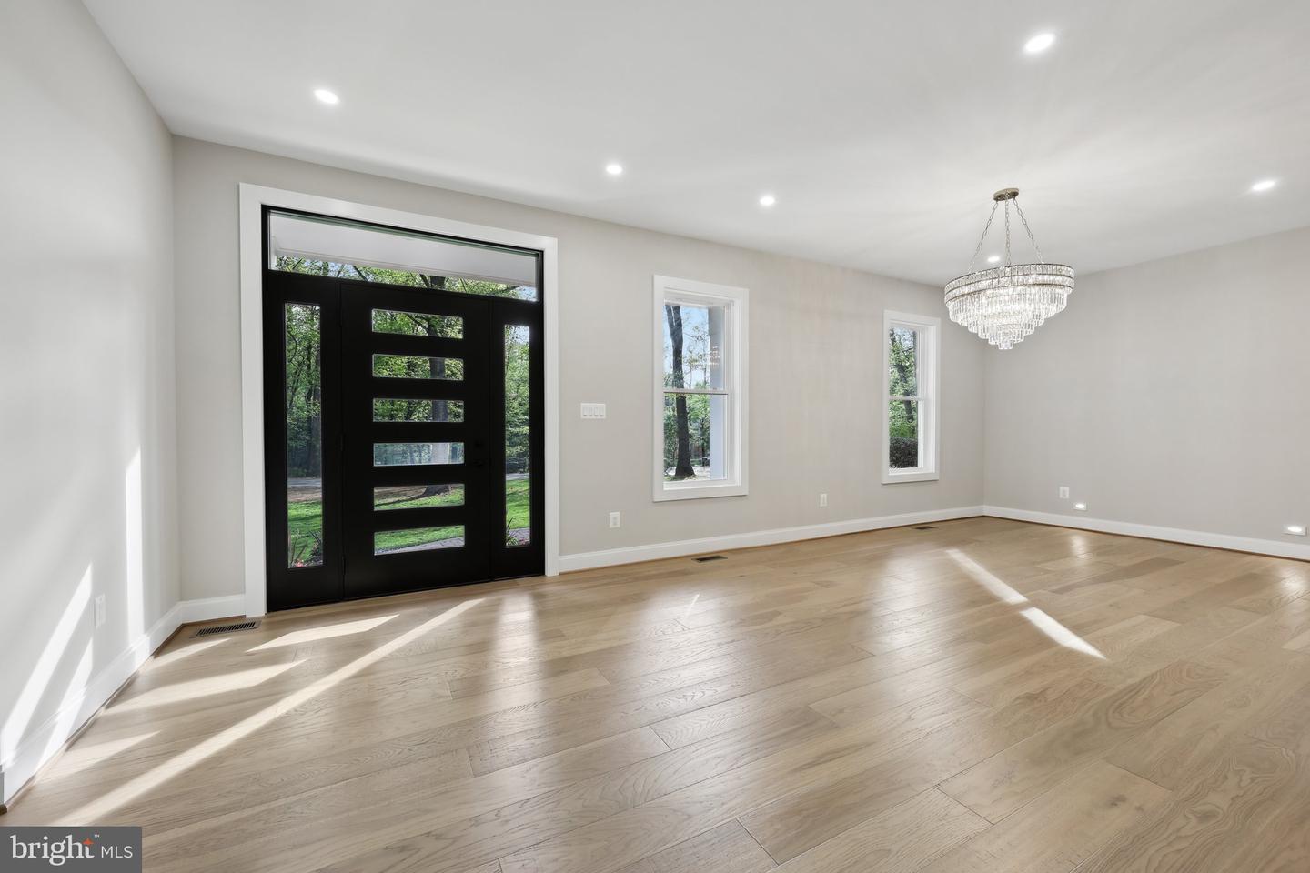 11336 VALE RD, OAKTON, Virginia 22124, 4 Bedrooms Bedrooms, ,5 BathroomsBathrooms,Residential,For sale,11336 VALE RD,VAFX2236532 MLS # VAFX2236532
