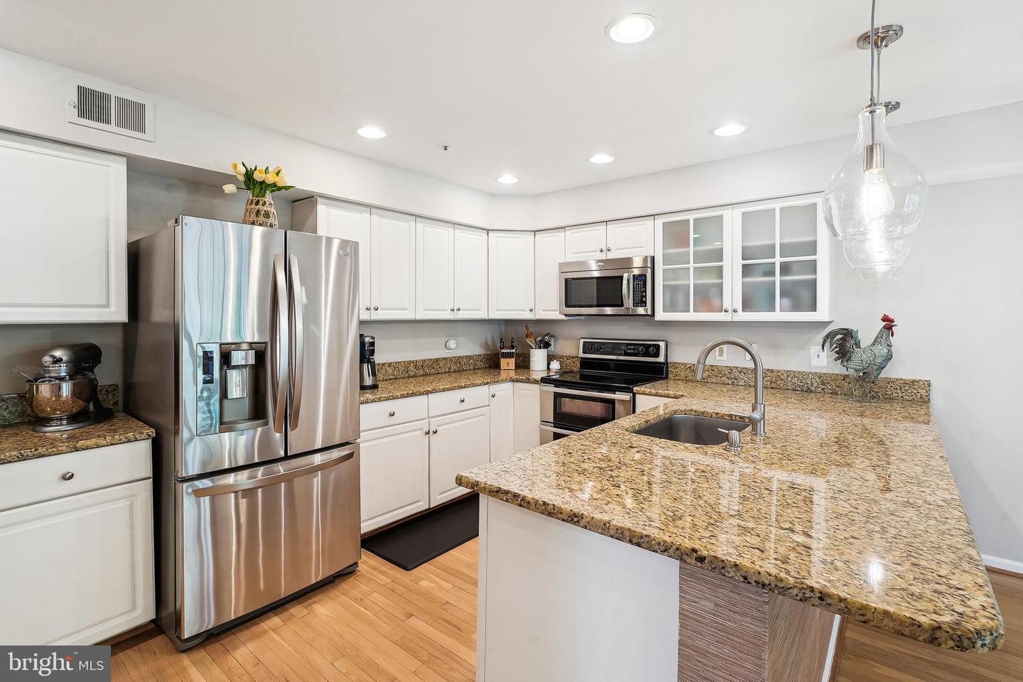 463 FORTRESS WAY, OCCOQUAN, Virginia 22125, 3 Bedrooms Bedrooms, ,3 BathroomsBathrooms,Residential,For sale,463 FORTRESS WAY,VAPW2092904 MLS # VAPW2092904