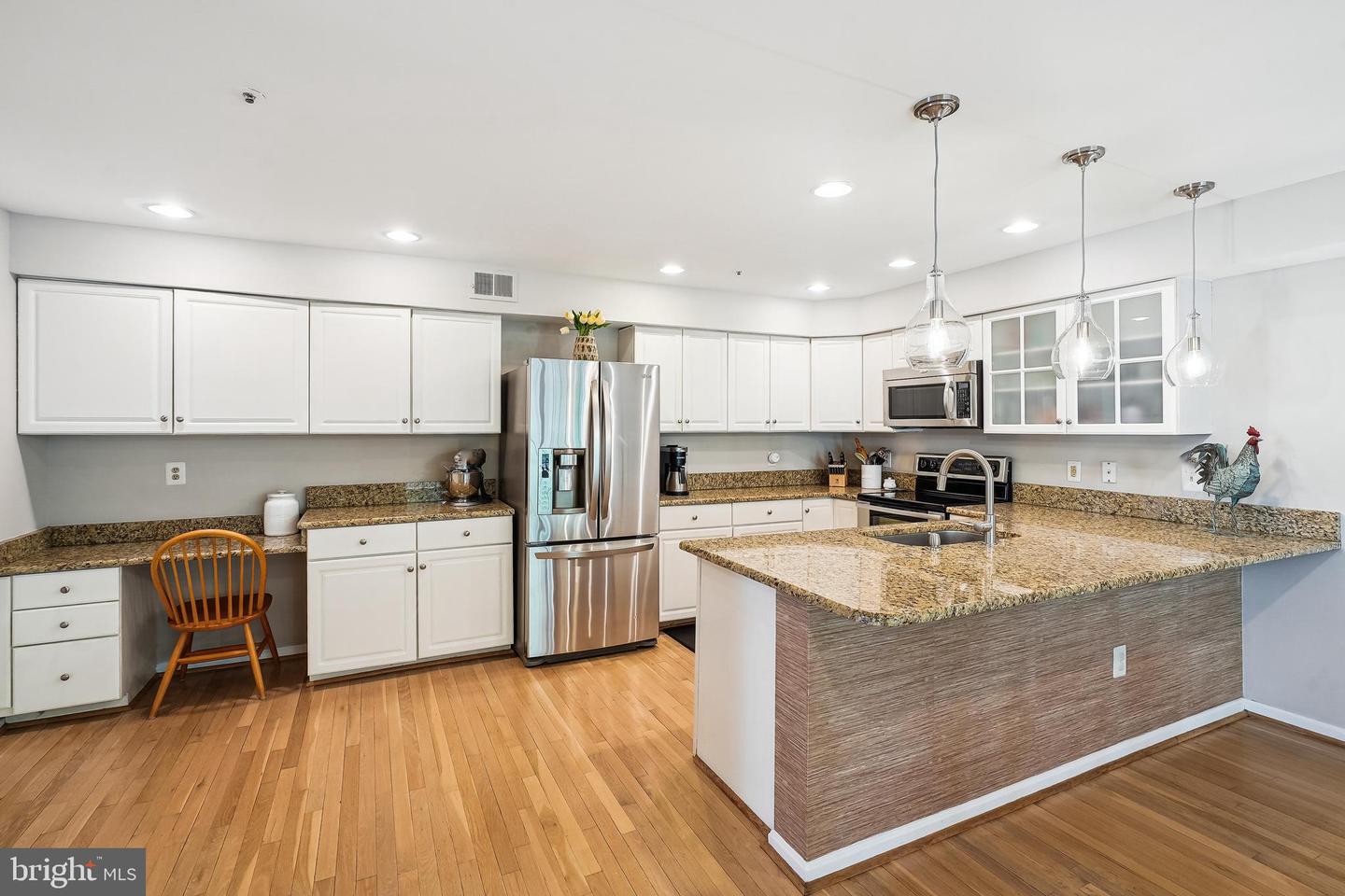463 FORTRESS WAY, OCCOQUAN, Virginia 22125, 3 Bedrooms Bedrooms, ,3 BathroomsBathrooms,Residential,For sale,463 FORTRESS WAY,VAPW2092904 MLS # VAPW2092904