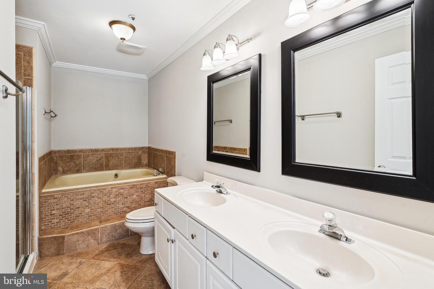463 FORTRESS WAY, OCCOQUAN, Virginia 22125, 3 Bedrooms Bedrooms, ,3 BathroomsBathrooms,Residential,For sale,463 FORTRESS WAY,VAPW2092904 MLS # VAPW2092904