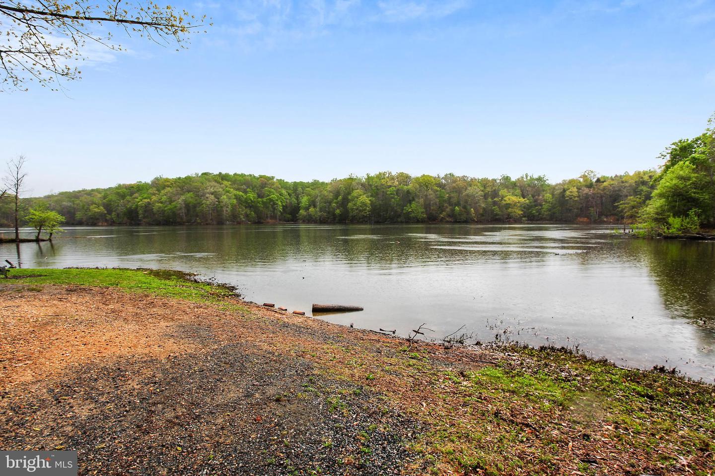 463 FORTRESS WAY, OCCOQUAN, Virginia 22125, 3 Bedrooms Bedrooms, ,3 BathroomsBathrooms,Residential,For sale,463 FORTRESS WAY,VAPW2092904 MLS # VAPW2092904