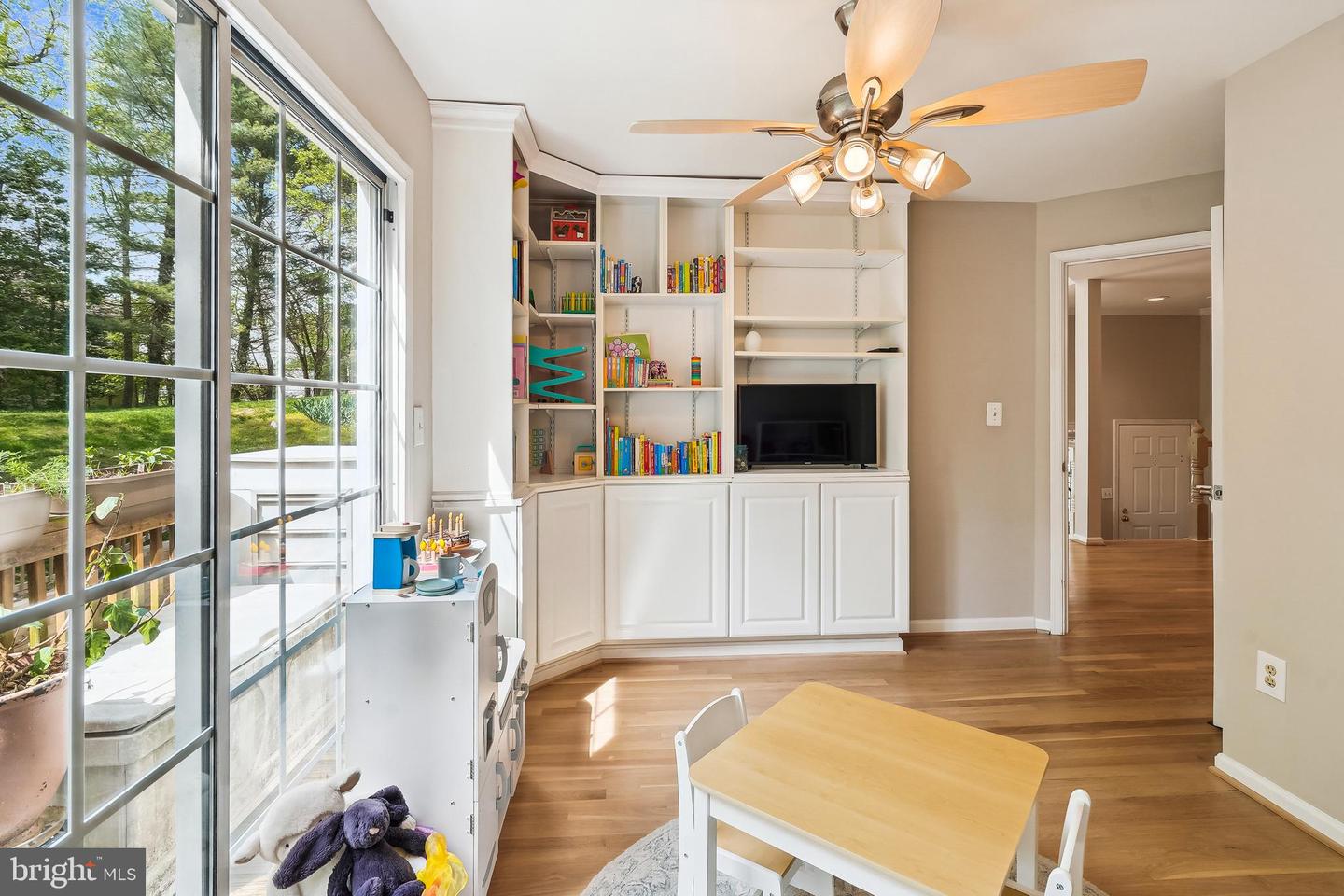 463 FORTRESS WAY, OCCOQUAN, Virginia 22125, 3 Bedrooms Bedrooms, ,3 BathroomsBathrooms,Residential,For sale,463 FORTRESS WAY,VAPW2092904 MLS # VAPW2092904