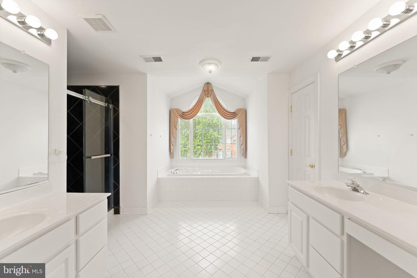 42935 PALLISER CT, LEESBURG, Virginia 20176, 4 Bedrooms Bedrooms, ,4 BathroomsBathrooms,Residential,For sale,42935 PALLISER CT,VALO2094832 MLS # VALO2094832