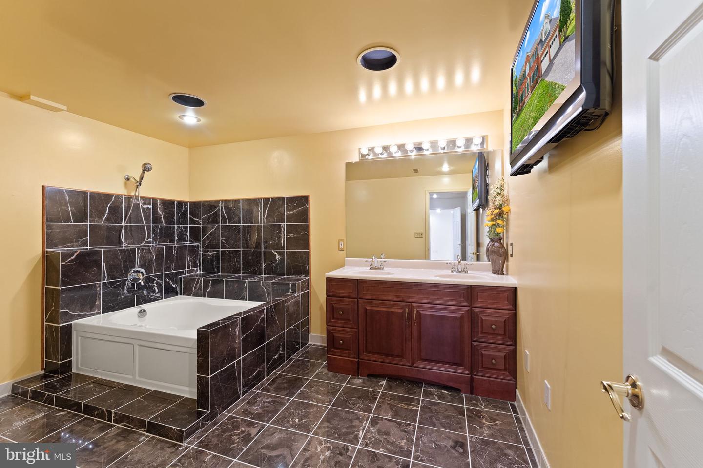 42935 PALLISER CT, LEESBURG, Virginia 20176, 4 Bedrooms Bedrooms, ,4 BathroomsBathrooms,Residential,For sale,42935 PALLISER CT,VALO2094832 MLS # VALO2094832