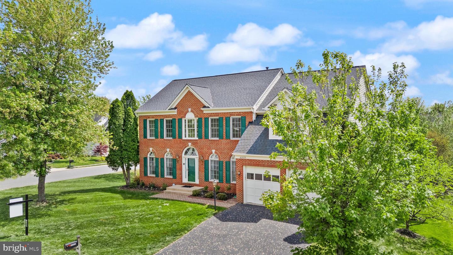 42935 PALLISER CT, LEESBURG, Virginia 20176, 4 Bedrooms Bedrooms, ,4 BathroomsBathrooms,Residential,For sale,42935 PALLISER CT,VALO2094832 MLS # VALO2094832