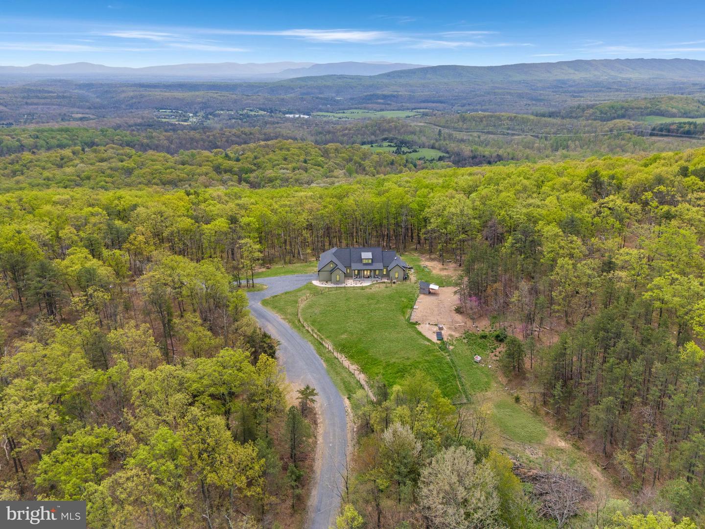 761 FALL RUN LN, WINCHESTER, Virginia 22602, 3 Bedrooms Bedrooms, ,2 BathroomsBathrooms,Residential,For sale,761 FALL RUN LN,VAFV2033692 MLS # VAFV2033692