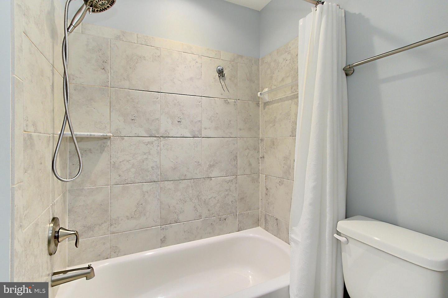 108 CHIMNEY SWIFT RD, FREDERICKSBURG, Virginia 22406, 5 Bedrooms Bedrooms, ,4 BathroomsBathrooms,Residential,For sale,108 CHIMNEY SWIFT RD,VAST2038200 MLS # VAST2038200