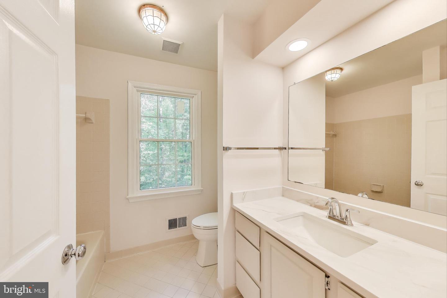 12148 DARNLEY RD, WOODBRIDGE, Virginia 22192, 5 Bedrooms Bedrooms, ,3 BathroomsBathrooms,Residential,For sale,12148 DARNLEY RD,VAPW2093194 MLS # VAPW2093194