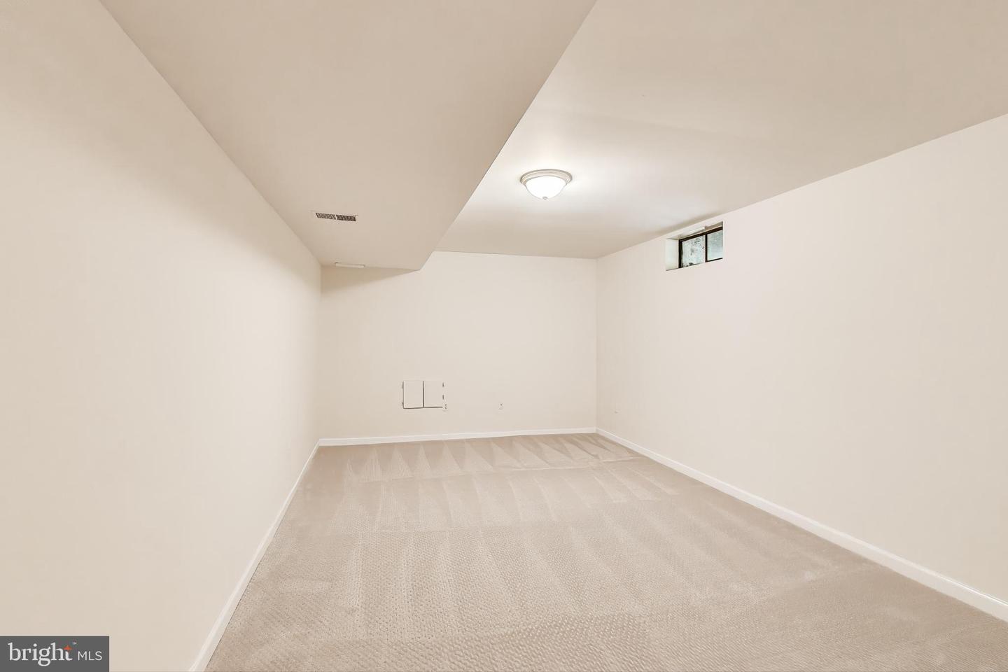 12148 DARNLEY RD, WOODBRIDGE, Virginia 22192, 5 Bedrooms Bedrooms, ,3 BathroomsBathrooms,Residential,For sale,12148 DARNLEY RD,VAPW2093194 MLS # VAPW2093194