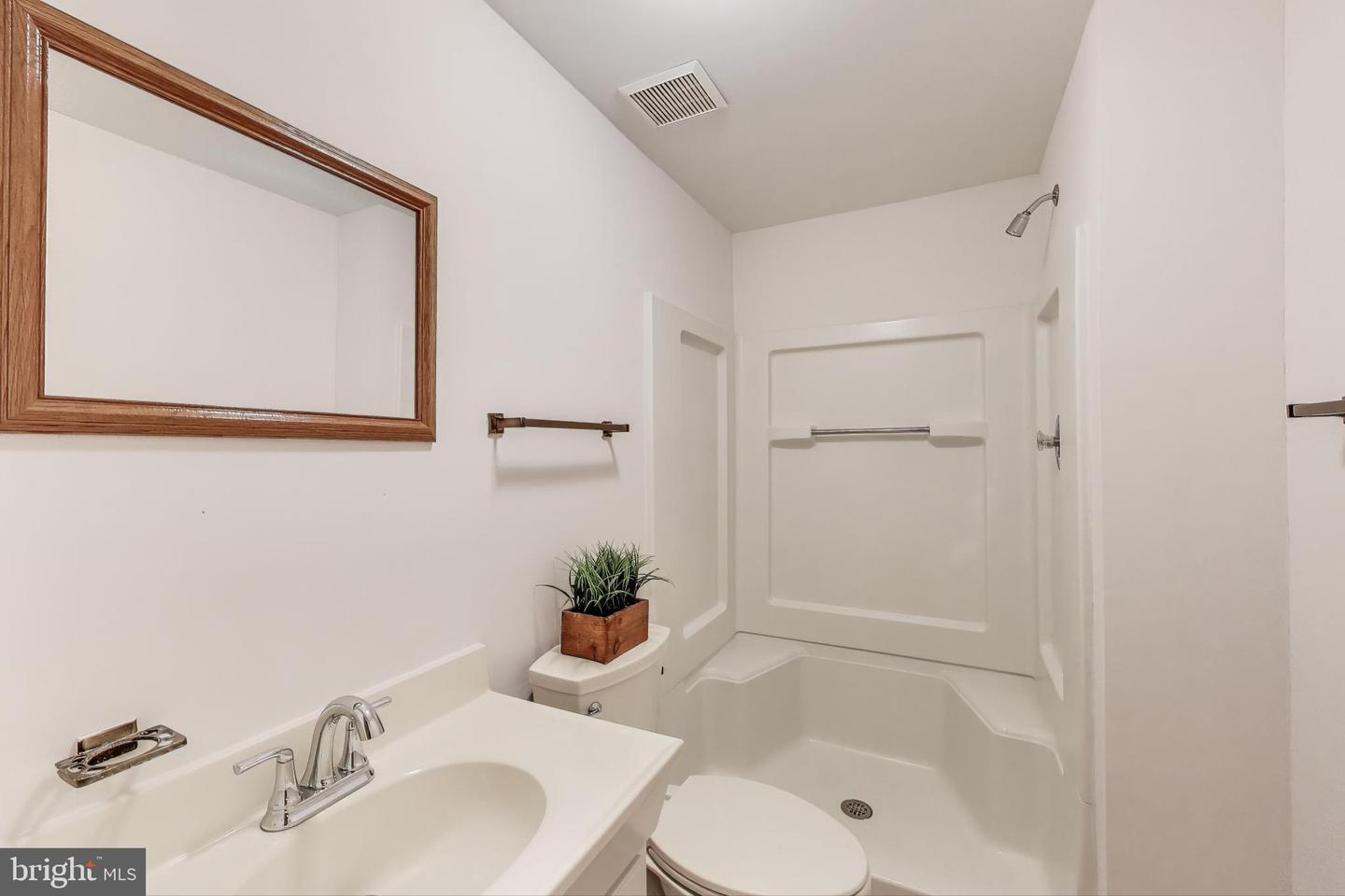 12148 DARNLEY RD, WOODBRIDGE, Virginia 22192, 5 Bedrooms Bedrooms, ,3 BathroomsBathrooms,Residential,For sale,12148 DARNLEY RD,VAPW2093194 MLS # VAPW2093194
