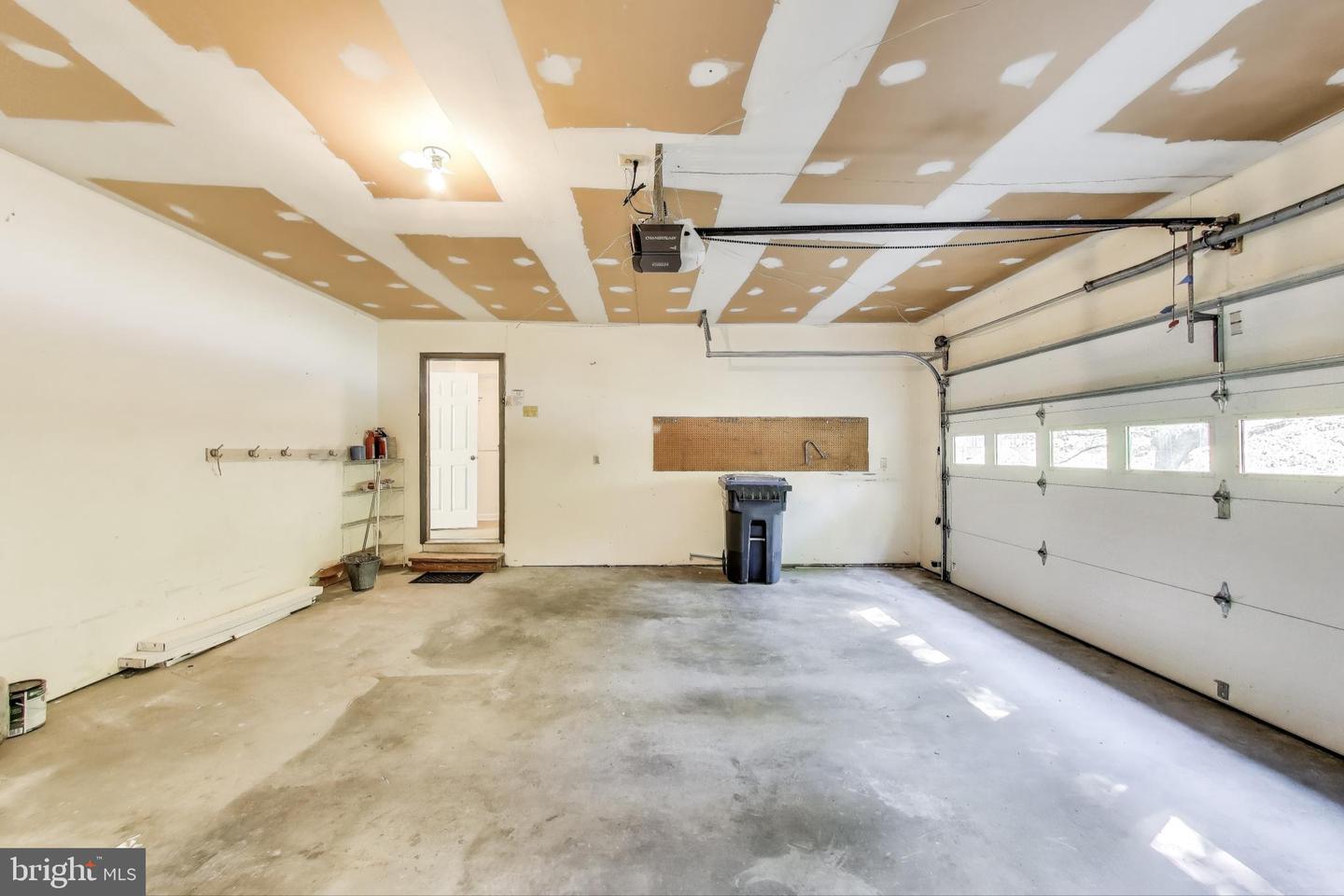 12148 DARNLEY RD, WOODBRIDGE, Virginia 22192, 5 Bedrooms Bedrooms, ,3 BathroomsBathrooms,Residential,For sale,12148 DARNLEY RD,VAPW2093194 MLS # VAPW2093194