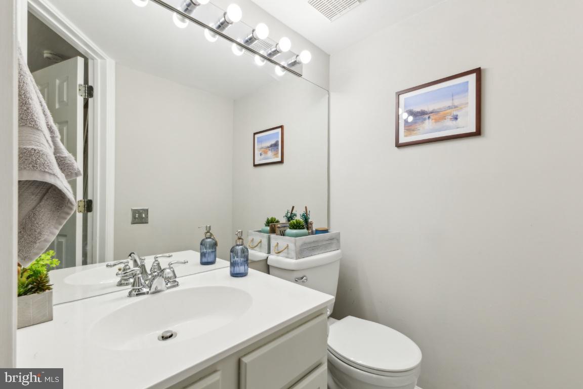 8214 WINSTEAD PL #201, MANASSAS, Virginia 20109, 2 Bedrooms Bedrooms, ,1 BathroomBathrooms,Residential,For sale,8214 WINSTEAD PL #201,VAPW2093146 MLS # VAPW2093146