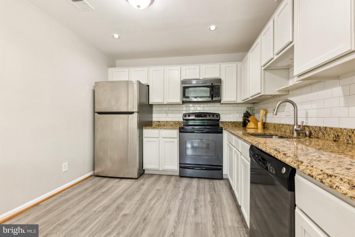 8214 WINSTEAD PL #201, MANASSAS, Virginia 20109, 2 Bedrooms Bedrooms, ,1 BathroomBathrooms,Residential,For sale,8214 WINSTEAD PL #201,VAPW2093146 MLS # VAPW2093146