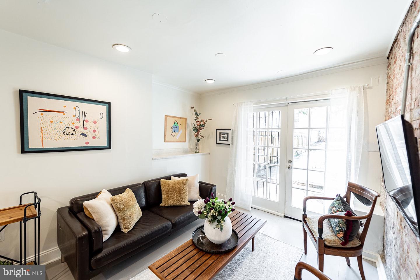1062 | 1064 THOMAS JEFFERSON ST NW, WASHINGTON, District Of Columbia 20007, 2 Bedrooms Bedrooms, ,1 BathroomBathrooms,Residential,For sale,1062 | 1064 THOMAS JEFFERSON ST NW,DCDC2197686 MLS # DCDC2197686
