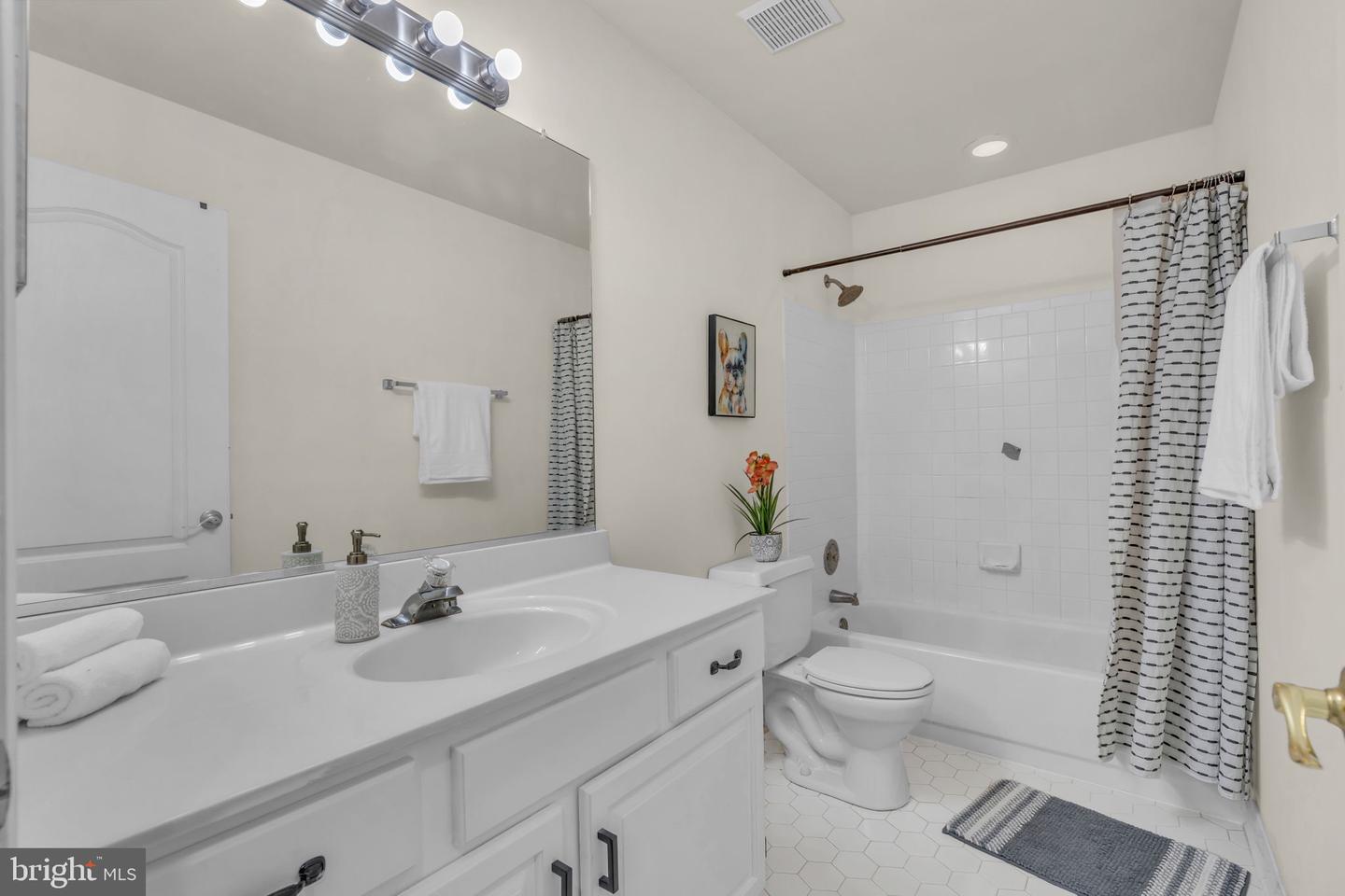 14605 CREEK VALLEY CT, CENTREVILLE, Virginia 20120, 4 Bedrooms Bedrooms, ,3 BathroomsBathrooms,Residential,For sale,14605 CREEK VALLEY CT,VAFX2236934 MLS # VAFX2236934