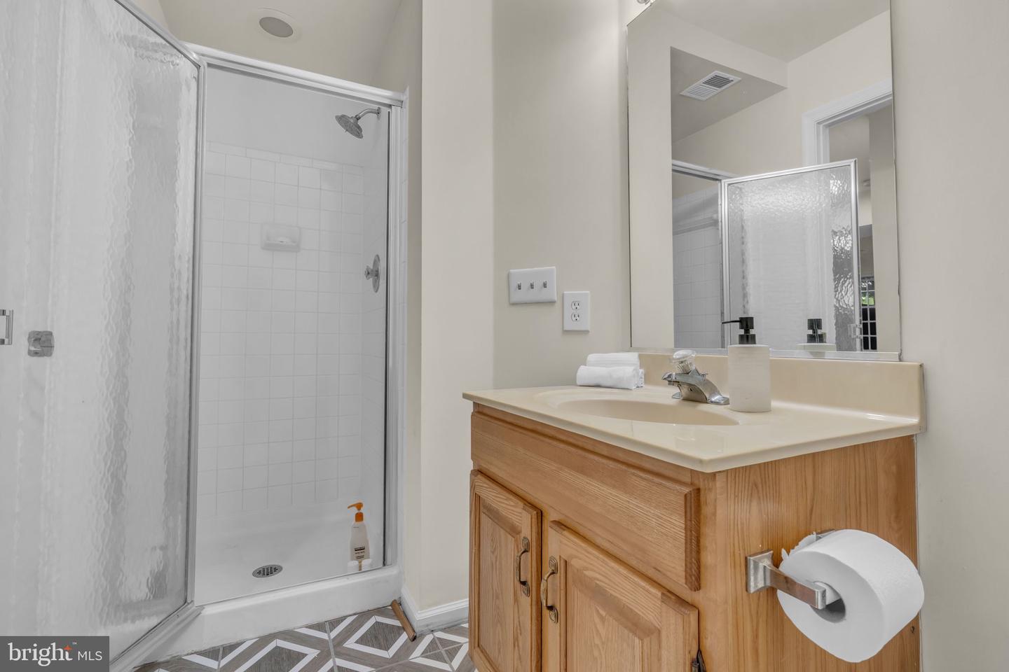 14605 CREEK VALLEY CT, CENTREVILLE, Virginia 20120, 4 Bedrooms Bedrooms, ,3 BathroomsBathrooms,Residential,For sale,14605 CREEK VALLEY CT,VAFX2236934 MLS # VAFX2236934