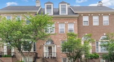 14605 CREEK VALLEY CT, CENTREVILLE, Virginia 20120, 4 Bedrooms Bedrooms, ,3 BathroomsBathrooms,Residential,For sale,14605 CREEK VALLEY CT,VAFX2236934 MLS # VAFX2236934