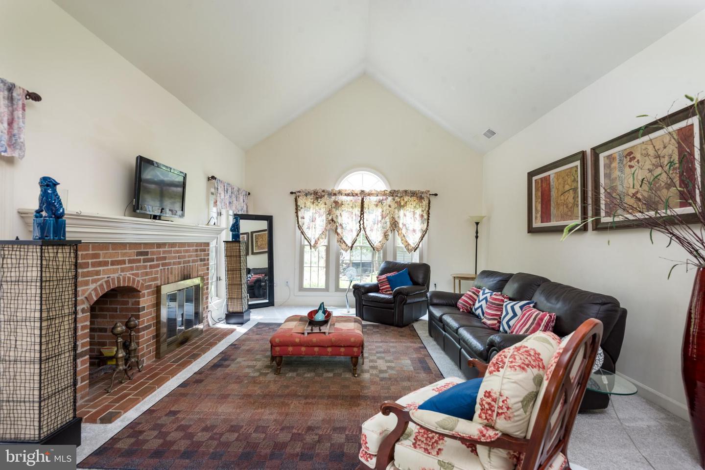 15551 SMITHFIELD PL, CENTREVILLE, Virginia 20120, 4 Bedrooms Bedrooms, ,4 BathroomsBathrooms,Residential,For sale,15551 SMITHFIELD PL,VAFX2236952 MLS # VAFX2236952