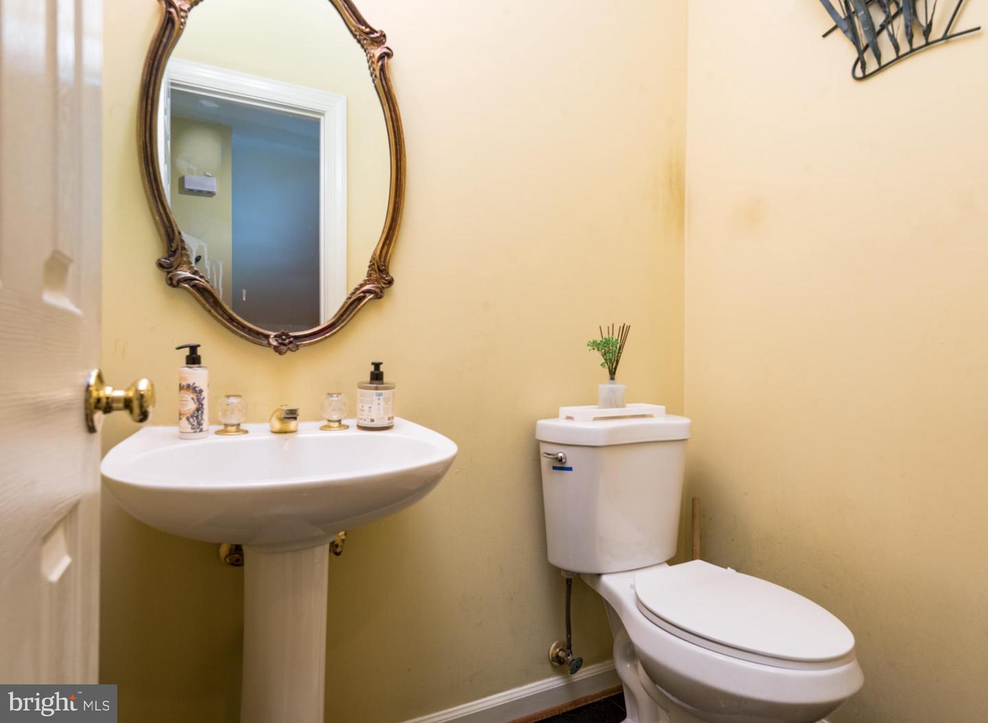 15551 SMITHFIELD PL, CENTREVILLE, Virginia 20120, 4 Bedrooms Bedrooms, ,4 BathroomsBathrooms,Residential,For sale,15551 SMITHFIELD PL,VAFX2236952 MLS # VAFX2236952
