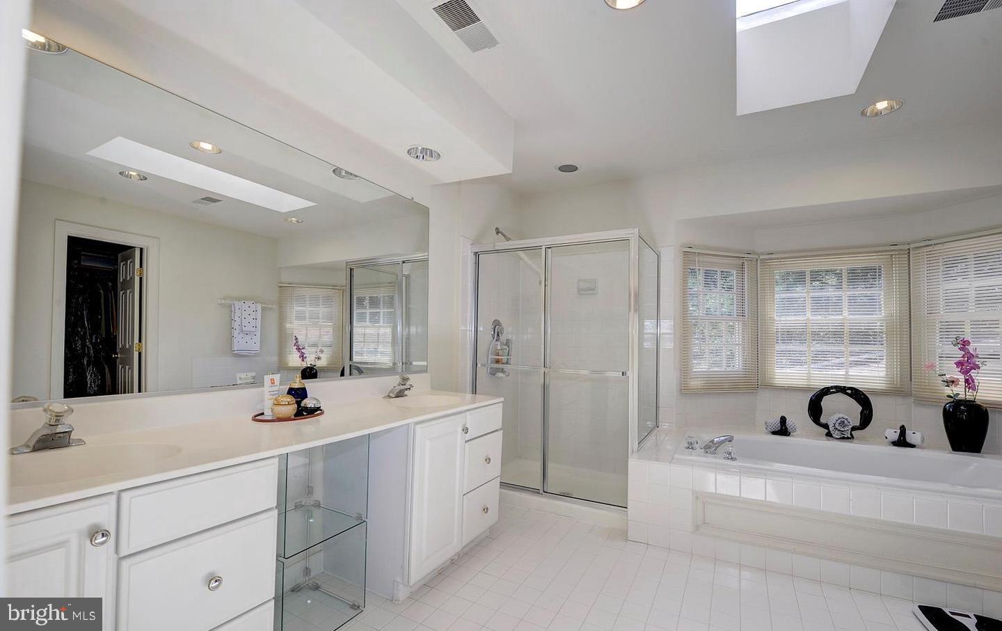 15551 SMITHFIELD PL, CENTREVILLE, Virginia 20120, 4 Bedrooms Bedrooms, ,4 BathroomsBathrooms,Residential,For sale,15551 SMITHFIELD PL,VAFX2236952 MLS # VAFX2236952