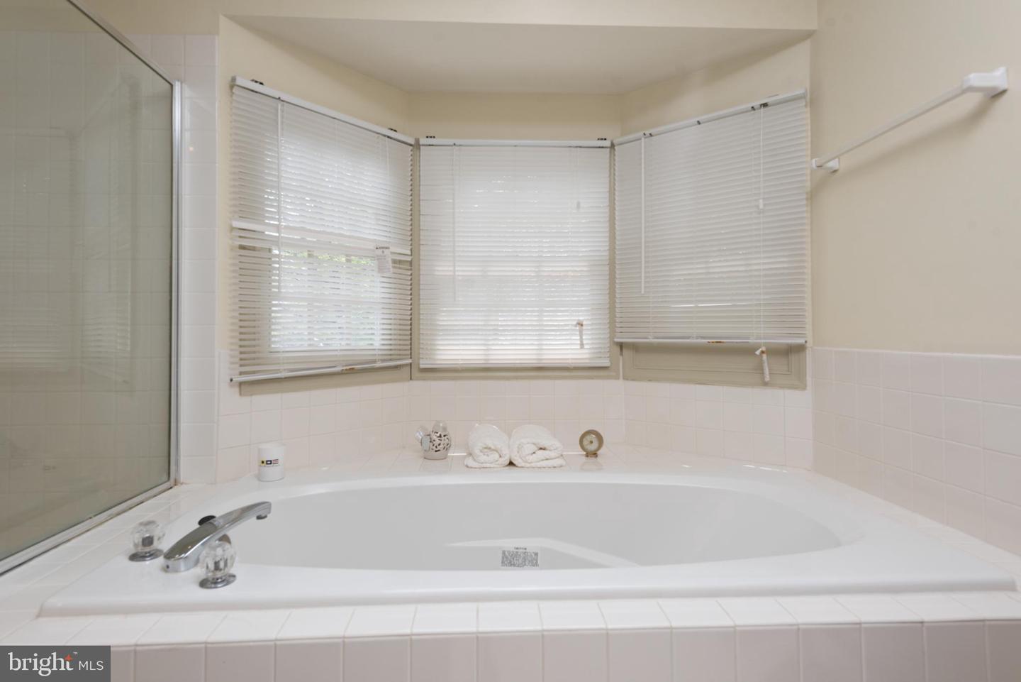 15551 SMITHFIELD PL, CENTREVILLE, Virginia 20120, 4 Bedrooms Bedrooms, ,4 BathroomsBathrooms,Residential,For sale,15551 SMITHFIELD PL,VAFX2236952 MLS # VAFX2236952