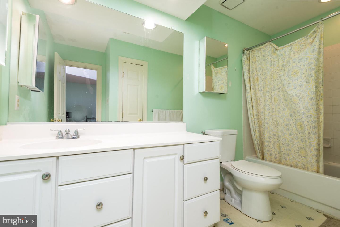 15551 SMITHFIELD PL, CENTREVILLE, Virginia 20120, 4 Bedrooms Bedrooms, ,4 BathroomsBathrooms,Residential,For sale,15551 SMITHFIELD PL,VAFX2236952 MLS # VAFX2236952