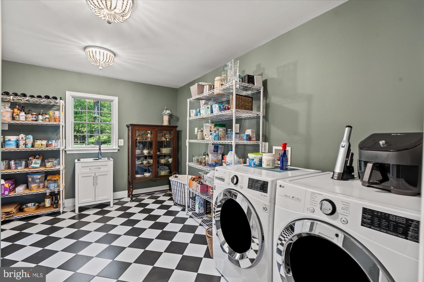 4812 MAURY LN, ALEXANDRIA, Virginia 22304, 5 Bedrooms Bedrooms, ,4 BathroomsBathrooms,Residential,For sale,4812 MAURY LN,VAAX2044692 MLS # VAAX2044692