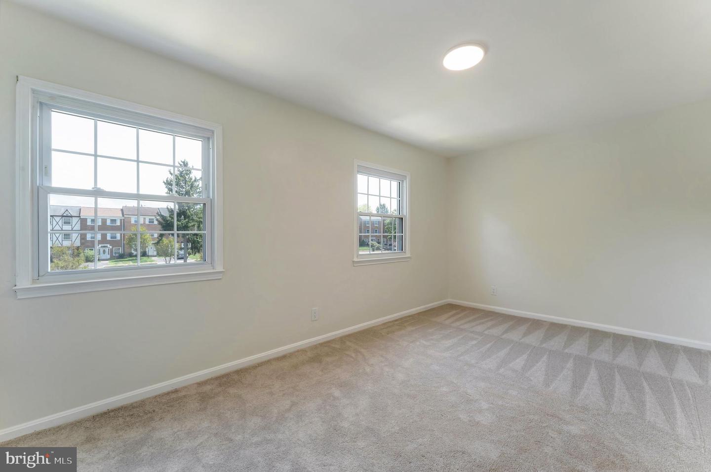 14836 PALMERSTON SQ, CENTREVILLE, Virginia 20120, 3 Bedrooms Bedrooms, ,1 BathroomBathrooms,Residential,For sale,14836 PALMERSTON SQ,VAFX2236990 MLS # VAFX2236990