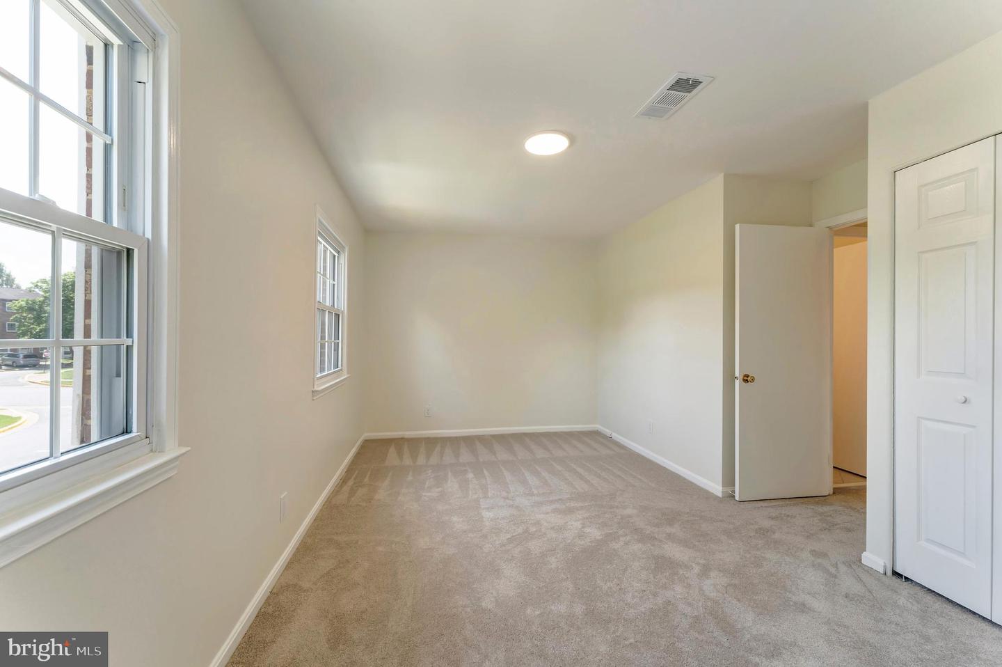 14836 PALMERSTON SQ, CENTREVILLE, Virginia 20120, 3 Bedrooms Bedrooms, ,1 BathroomBathrooms,Residential,For sale,14836 PALMERSTON SQ,VAFX2236990 MLS # VAFX2236990