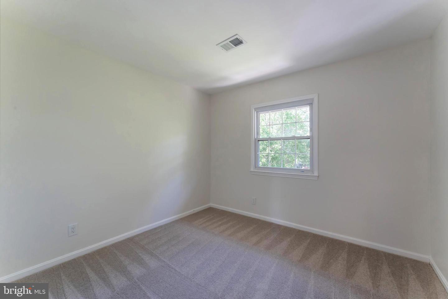 14836 PALMERSTON SQ, CENTREVILLE, Virginia 20120, 3 Bedrooms Bedrooms, ,1 BathroomBathrooms,Residential,For sale,14836 PALMERSTON SQ,VAFX2236990 MLS # VAFX2236990