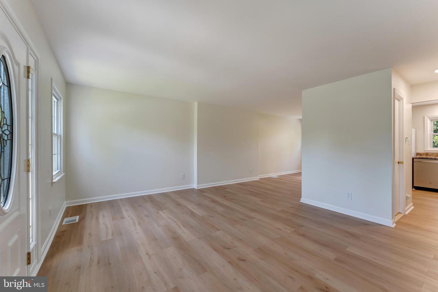 14836 PALMERSTON SQ, CENTREVILLE, Virginia 20120, 3 Bedrooms Bedrooms, ,1 BathroomBathrooms,Residential,For sale,14836 PALMERSTON SQ,VAFX2236990 MLS # VAFX2236990