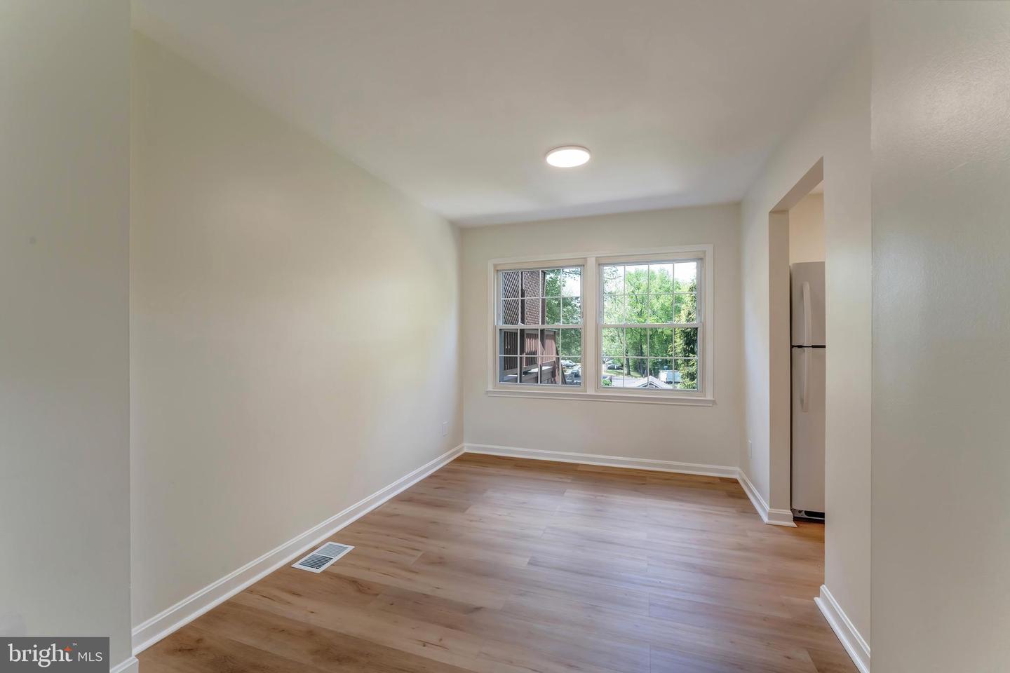 14836 PALMERSTON SQ, CENTREVILLE, Virginia 20120, 3 Bedrooms Bedrooms, ,1 BathroomBathrooms,Residential,For sale,14836 PALMERSTON SQ,VAFX2236990 MLS # VAFX2236990