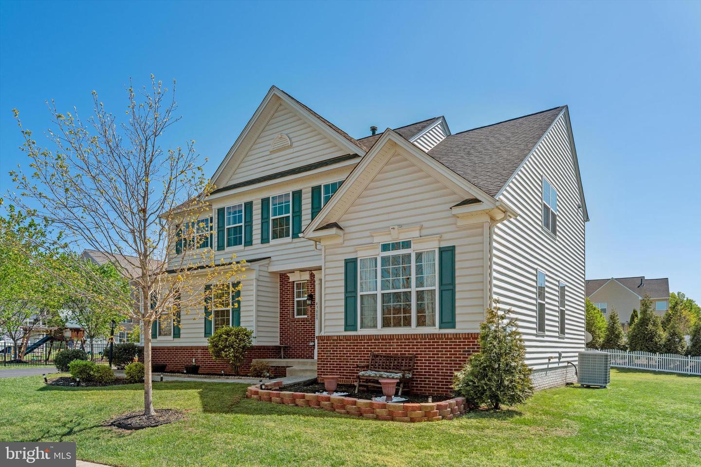 43089 LITTLE ANGEL CT, LEESBURG, Virginia 20176, 4 Bedrooms Bedrooms, ,3 BathroomsBathrooms,Residential,For sale,43089 LITTLE ANGEL CT,VALO2094998 MLS # VALO2094998