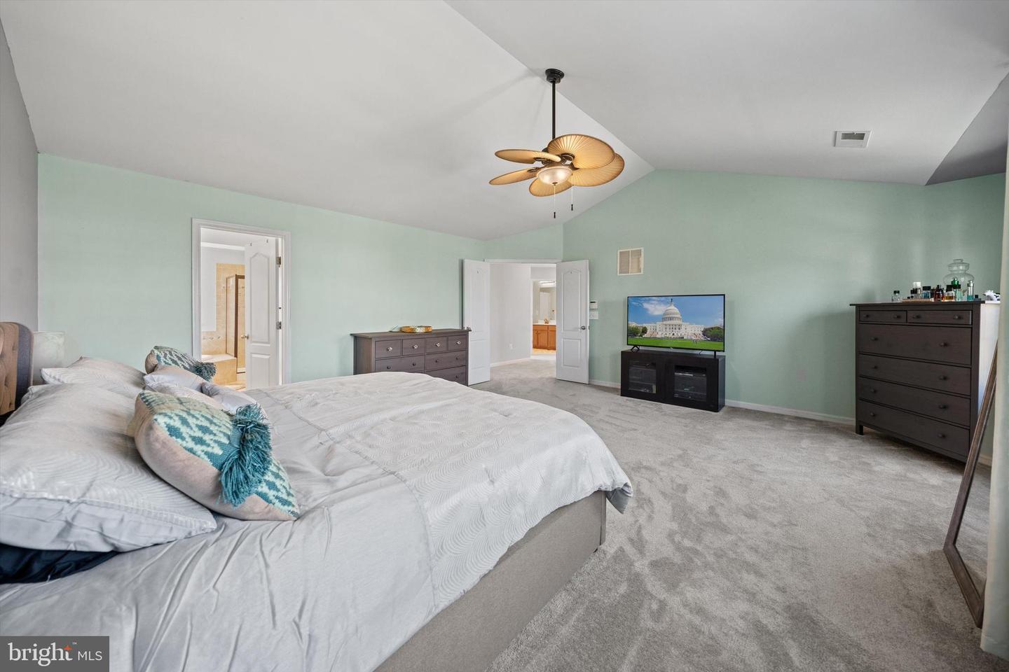 43089 LITTLE ANGEL CT, LEESBURG, Virginia 20176, 4 Bedrooms Bedrooms, ,3 BathroomsBathrooms,Residential,For sale,43089 LITTLE ANGEL CT,VALO2094998 MLS # VALO2094998