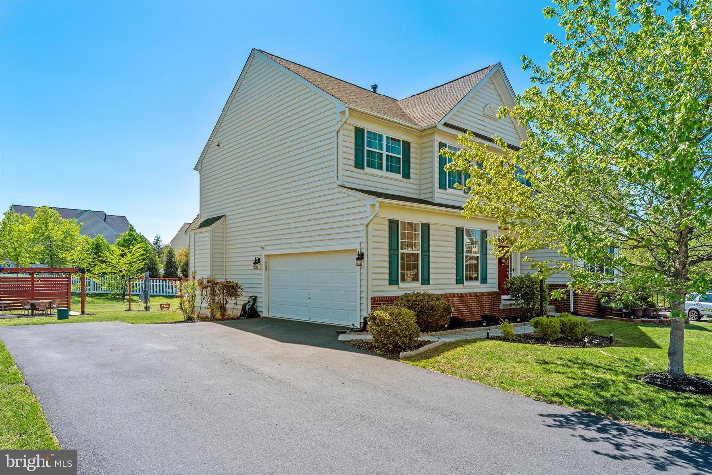 43089 LITTLE ANGEL CT, LEESBURG, Virginia 20176, 4 Bedrooms Bedrooms, ,3 BathroomsBathrooms,Residential,For sale,43089 LITTLE ANGEL CT,VALO2094998 MLS # VALO2094998
